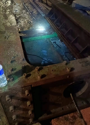 礦床開發挖掘井筒、硐室和巷道