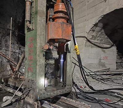 切割槽鉆機(jī)與反井鉆機(jī)的區(qū)別